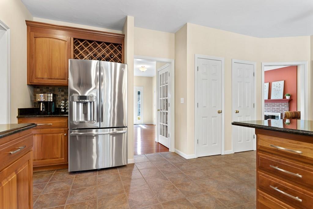 641 Old Farm Road Franklin, MA 02038 - Photo 12 of 36 Gallery Image 12