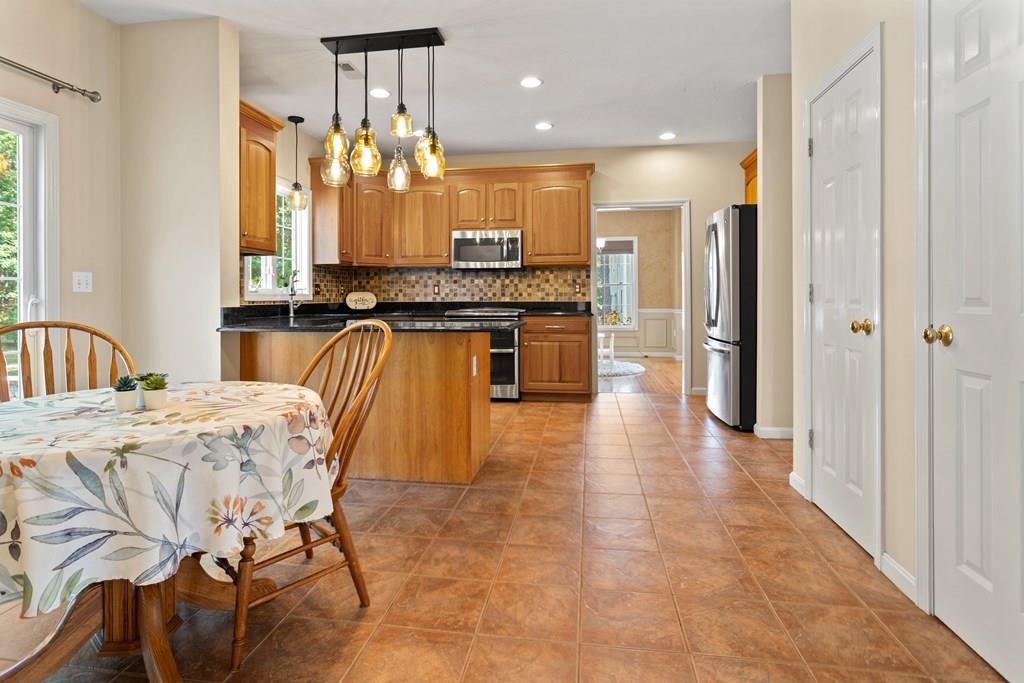 641 Old Farm Road Franklin, MA 02038 - Photo 14 of 36 Gallery Image 14