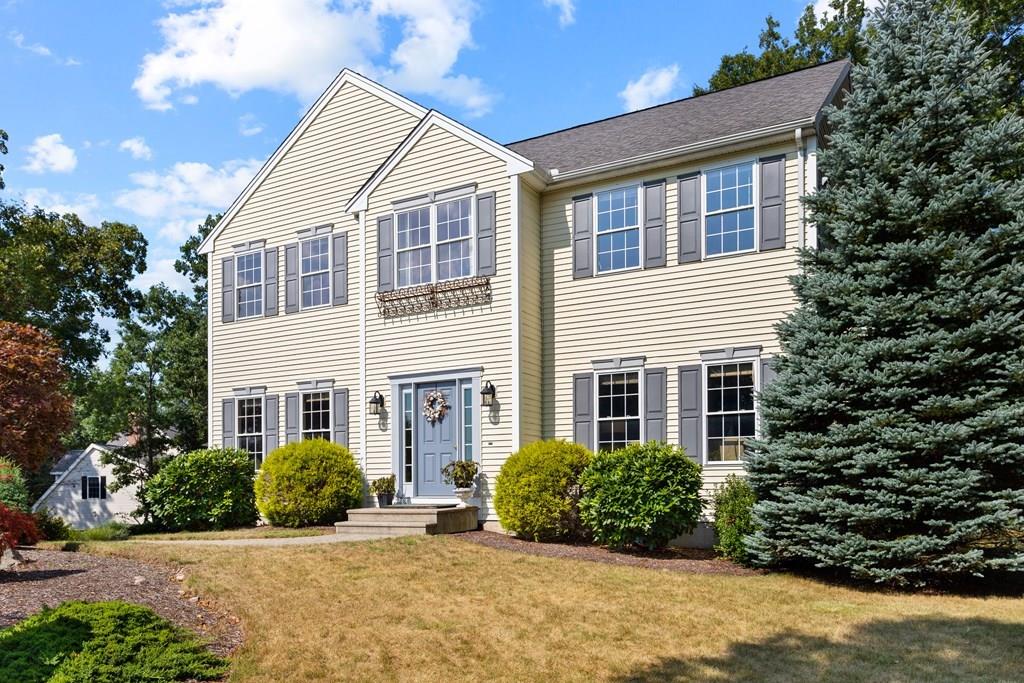 641 Old Farm Road Franklin, MA 02038 - Photo 4 of 36 Gallery Image 4