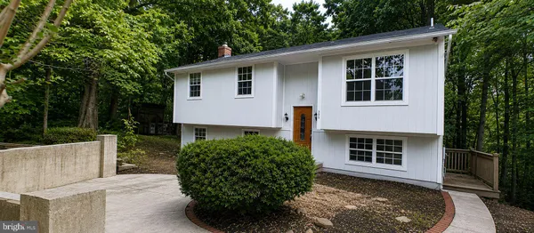 $2,945 | 3605 12th Street, Chesapeake Beach, MD 20732