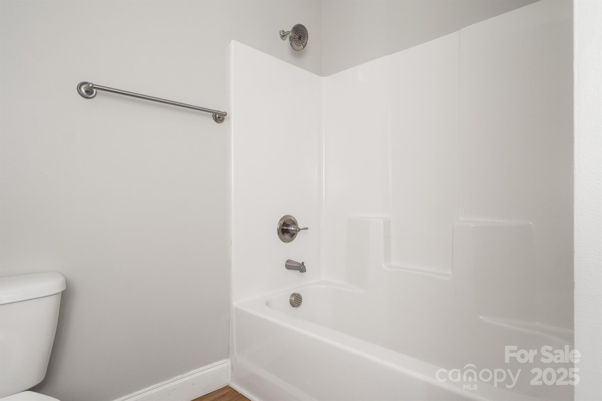 100 Holly Drive Duncan, SC 29334 - Photo 22 of 41 a bathroom with a bathtub and a toilet