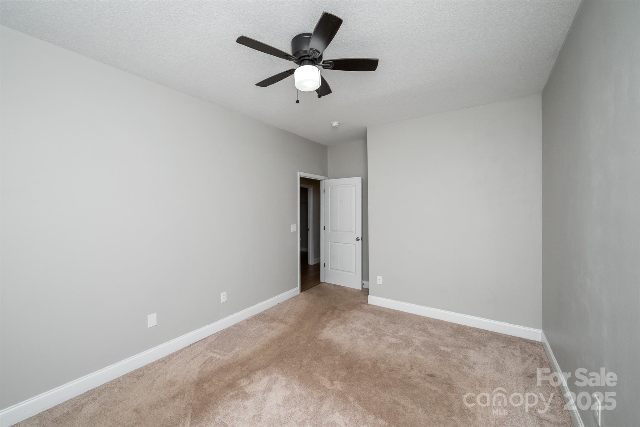 100 Holly Drive Duncan, SC 29334 - Photo 25 of 41 an empty room