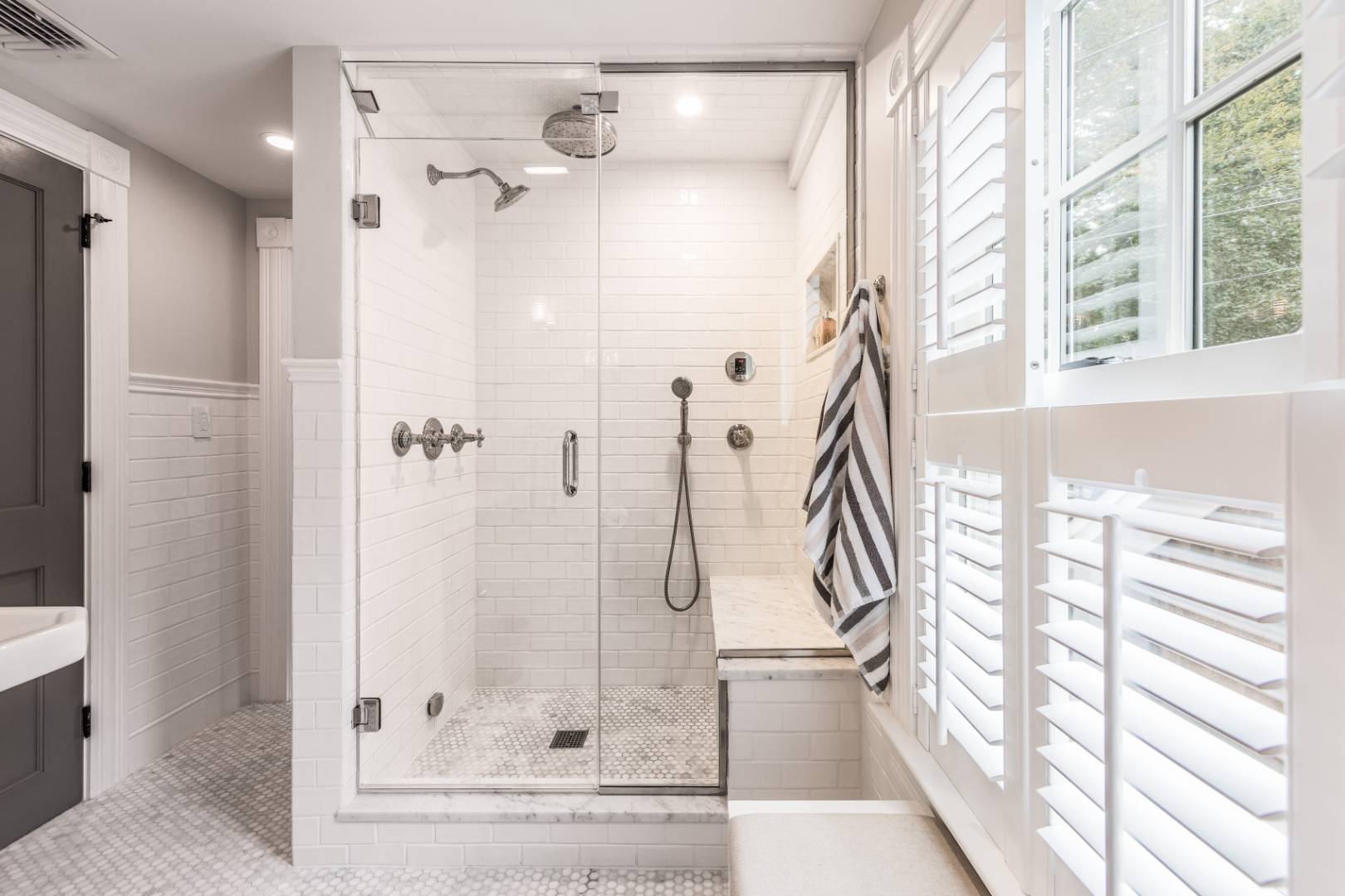 46 Maple Lane East Hampton, NY 11937 - Photo 14 of 21 a bathroom with a shower