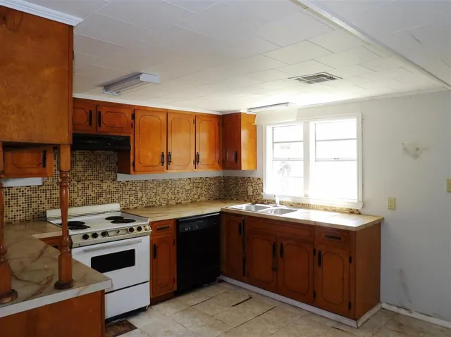 $49,900 | 208 Correze Street, Kinder, LA 70648