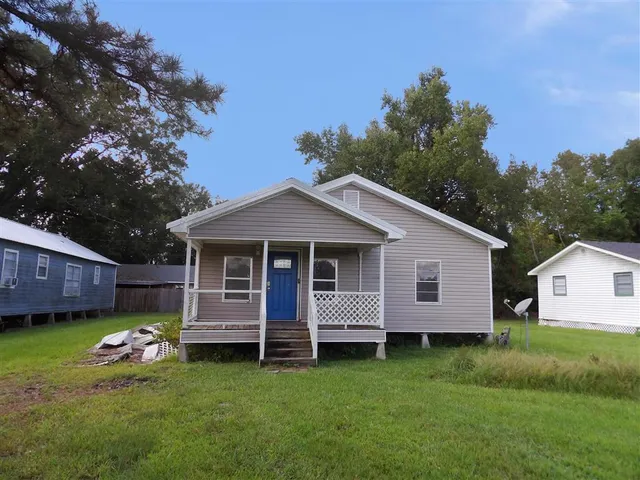 $49,900 | 208 Correze Street, Kinder, LA 70648