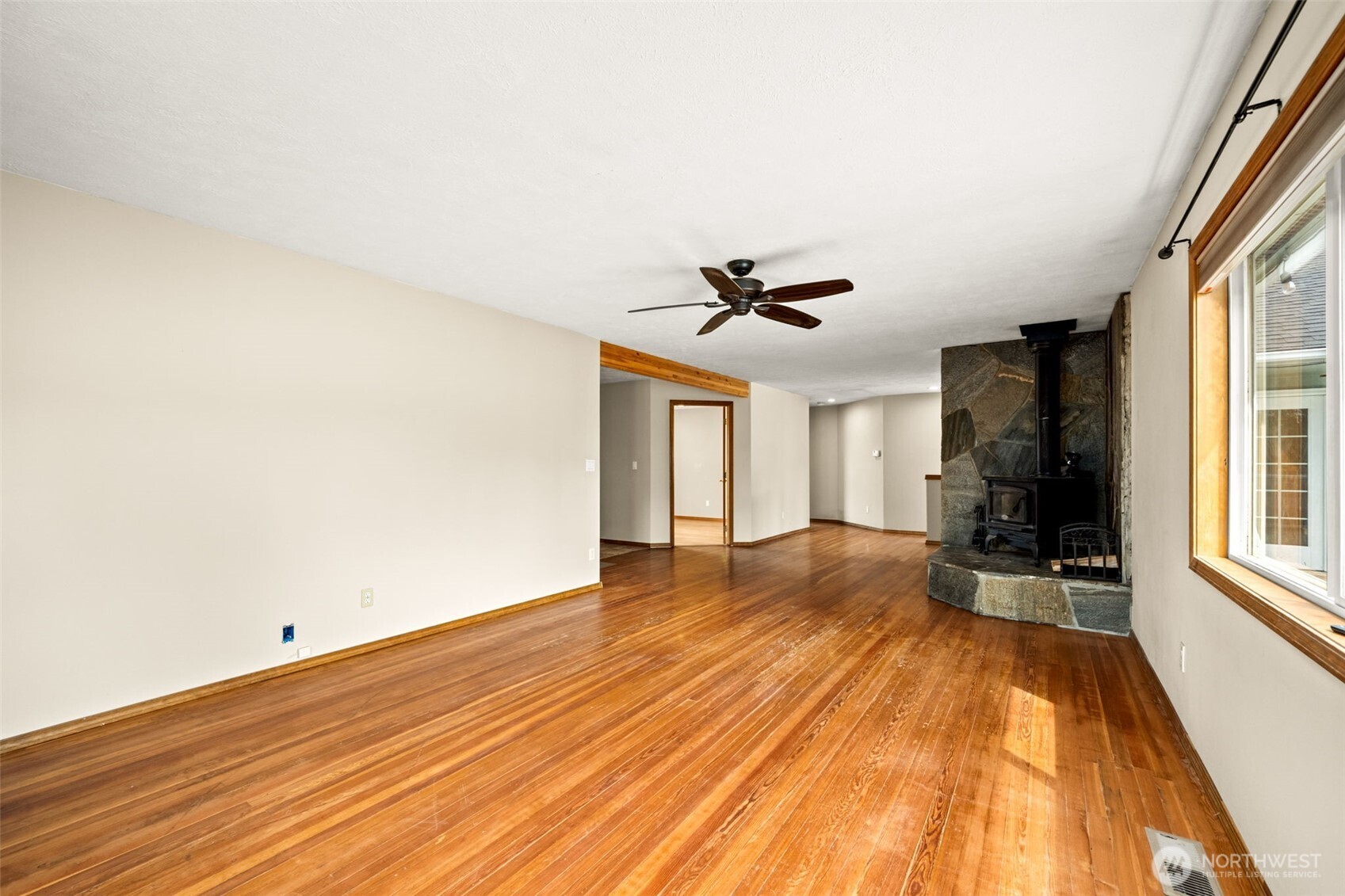 8511 East Hamilton Road Chattaroy, WA 99003 - Photo 17 of 40 Gallery Image 17