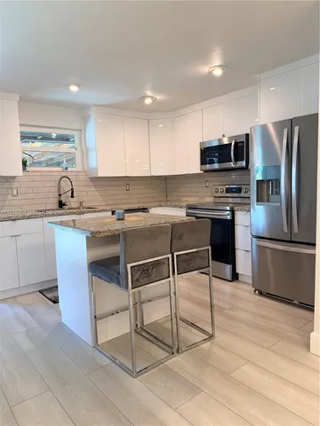 $3,600 | 2310 North 70th Avenue, Unit 2310, Hollywood, FL 33024