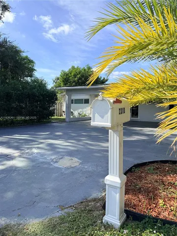 $3,600 | 2310 North 70th Avenue, Unit 2310, Hollywood, FL 33024