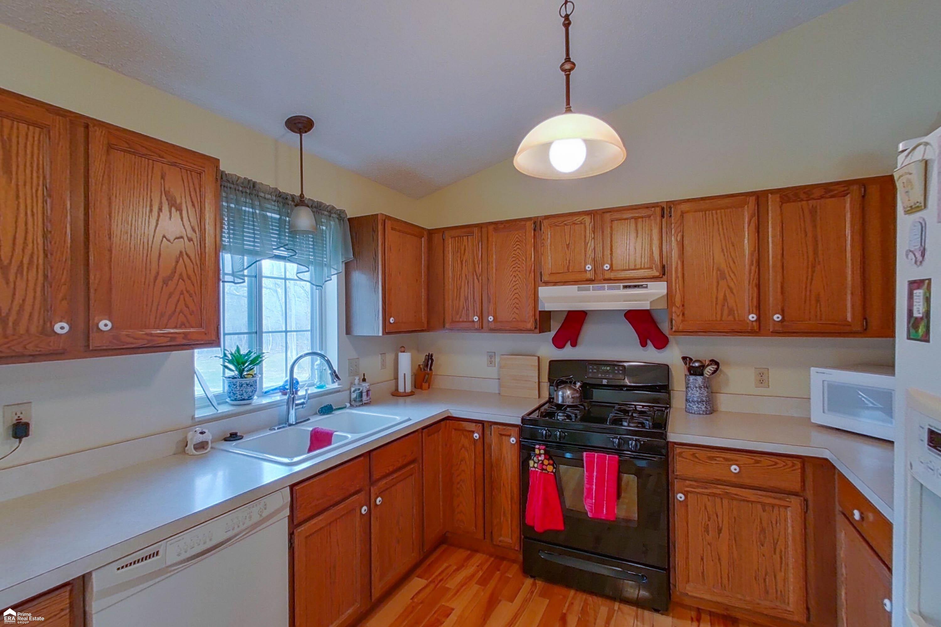 8213 North Seymour Road Flushing, MI 48433 - Photo 20 of 46 50097863-19.JPG