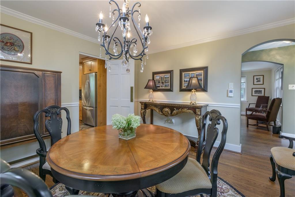 308 Maple Lane Sewickley, PA 15143 - Photo 18 of 25 a dining room with furniture and window