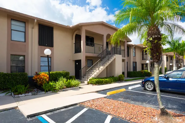 $283,000 | 9467 Boca Cove Circle, Unit 804, Boca Raton, FL 33428
