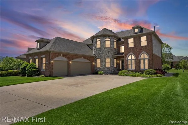 $599,900 | 48241 Century Drive, Macomb, MI 48044