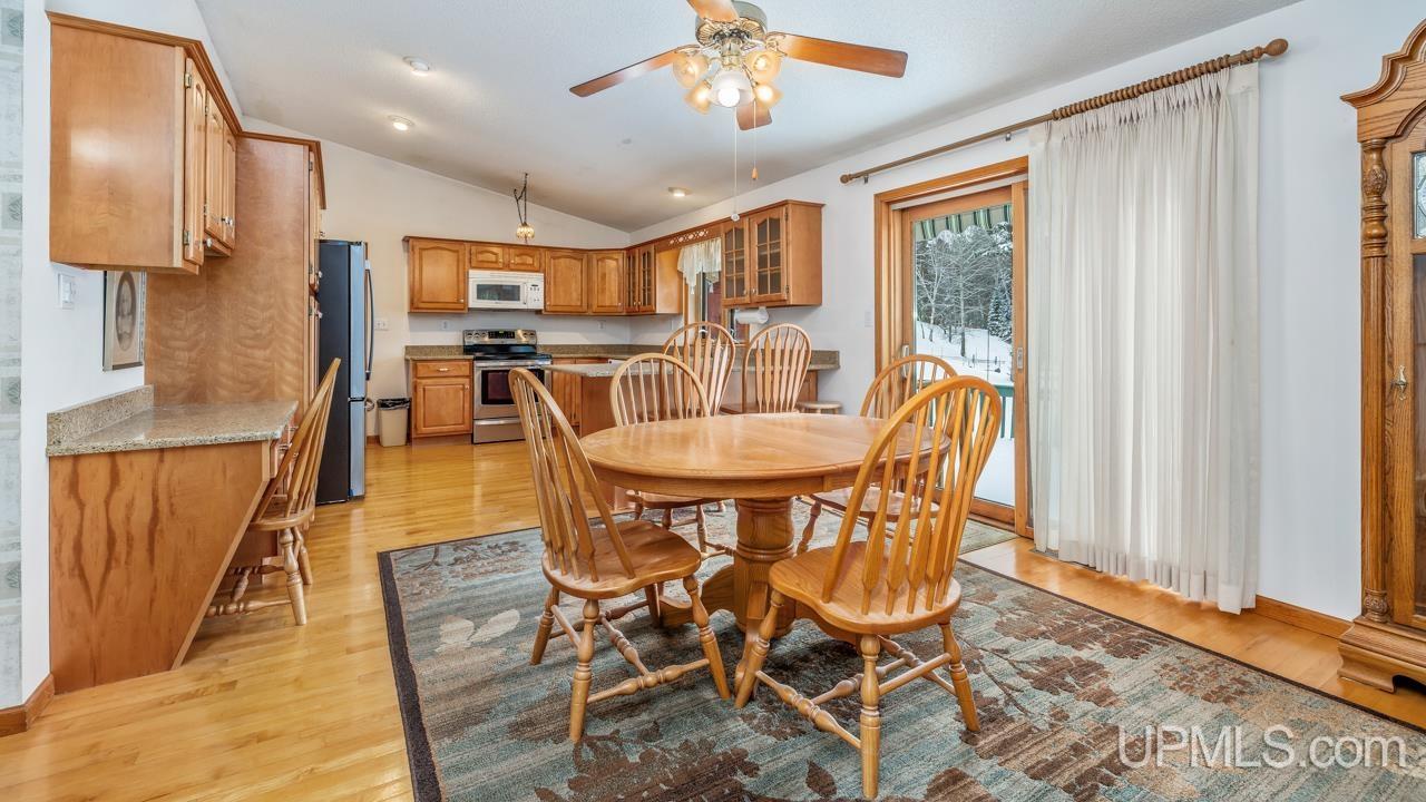 5016 Bonnie View Road Florence, WI 54121 - Photo 7 of 31 Gallery Image 7