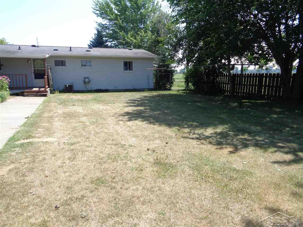 10923 Hackett Road Freeland, MI 48623 - Photo 31 of 35 31389850-30.JPG
