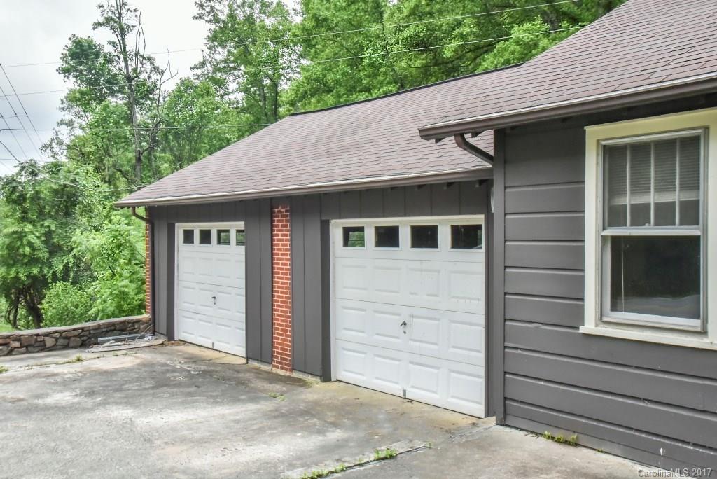 287 Old Fort Road Fairview, NC 28730 - Photo 4 of 18 Gallery Image 4