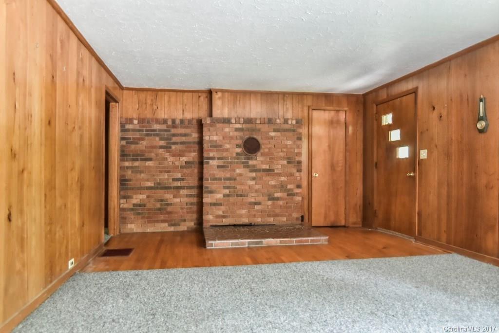 287 Old Fort Road Fairview, NC 28730 - Photo 6 of 18 Gallery Image 6