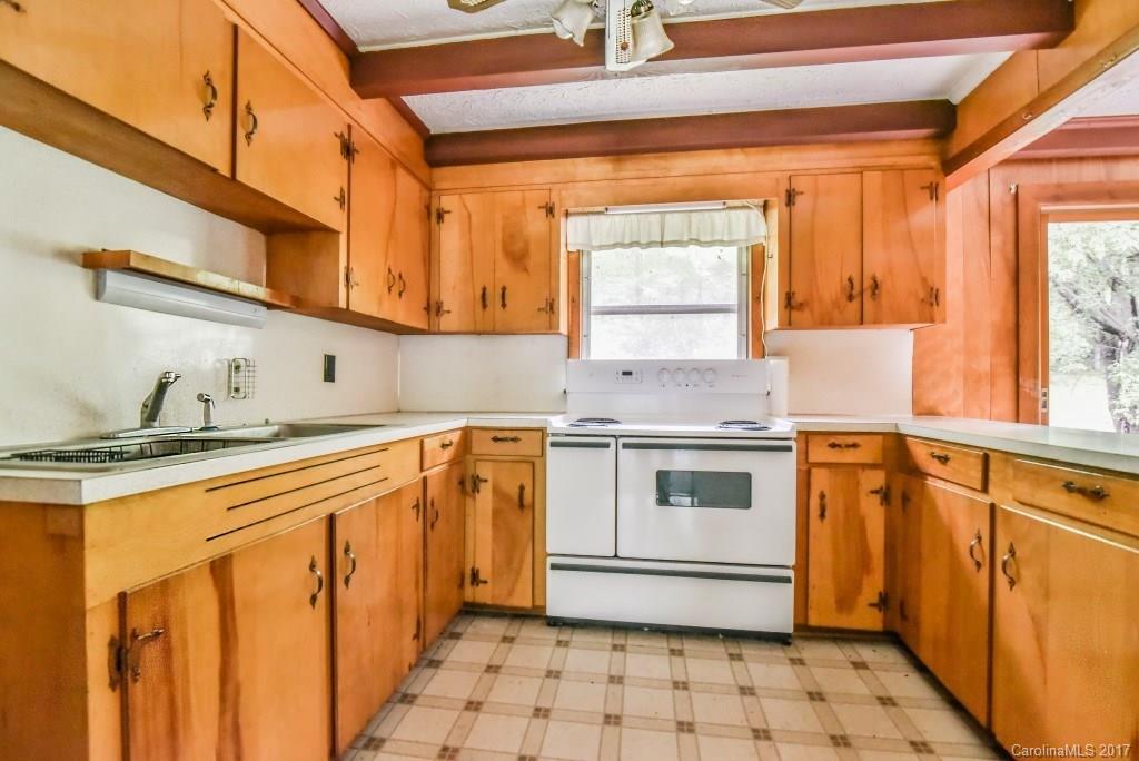 287 Old Fort Road Fairview, NC 28730 - Photo 8 of 18 Gallery Image 8