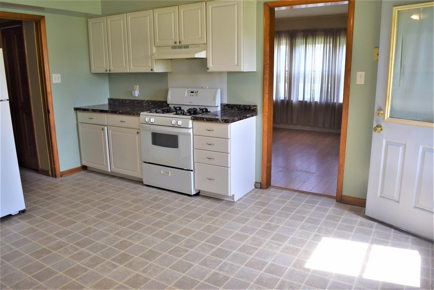 9228 Kleinman Road Highland, IN 46322 - Photo 13 of 28 1500x1001
