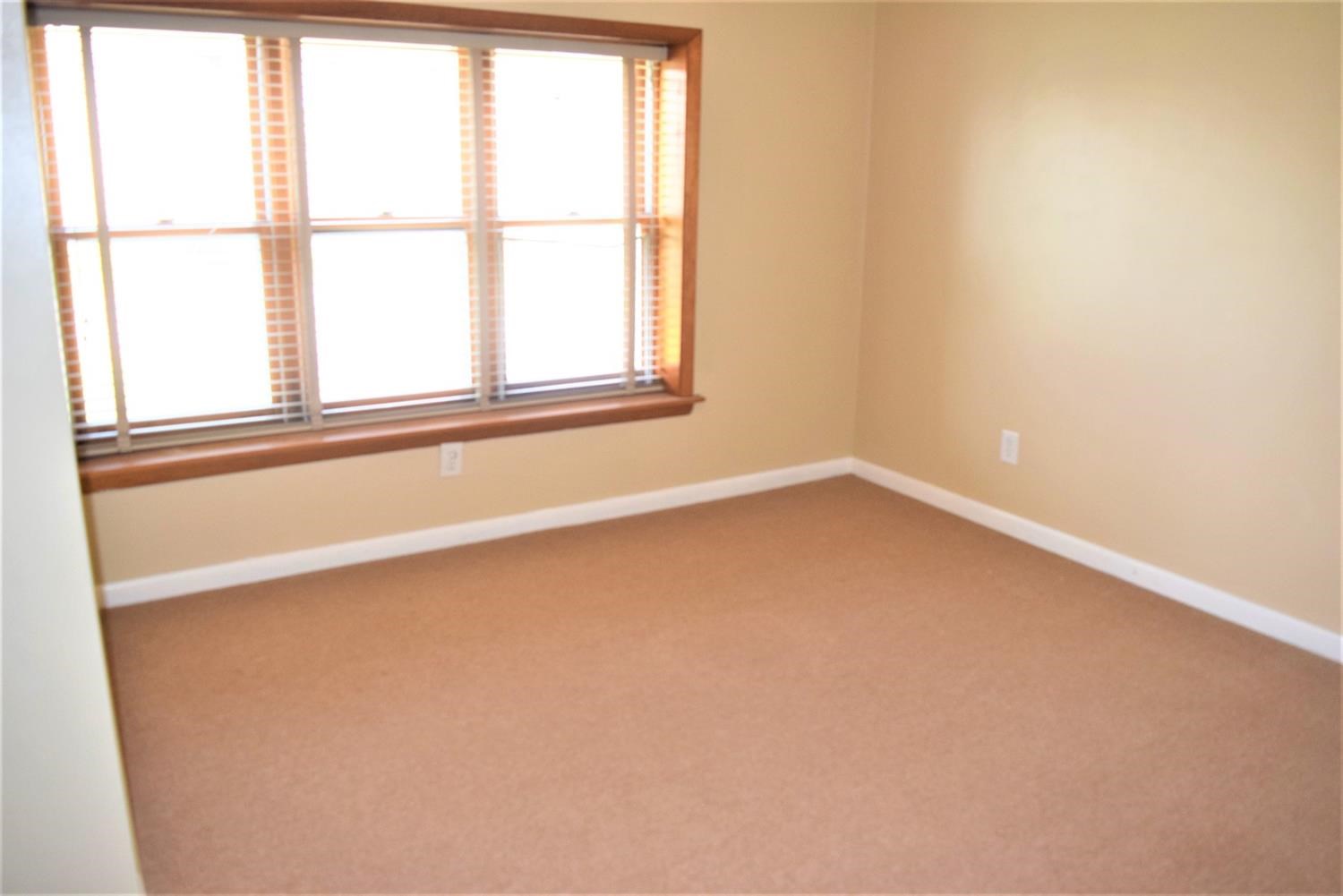 9228 Kleinman Road Highland, IN 46322 - Photo 17 of 28 1500x1001