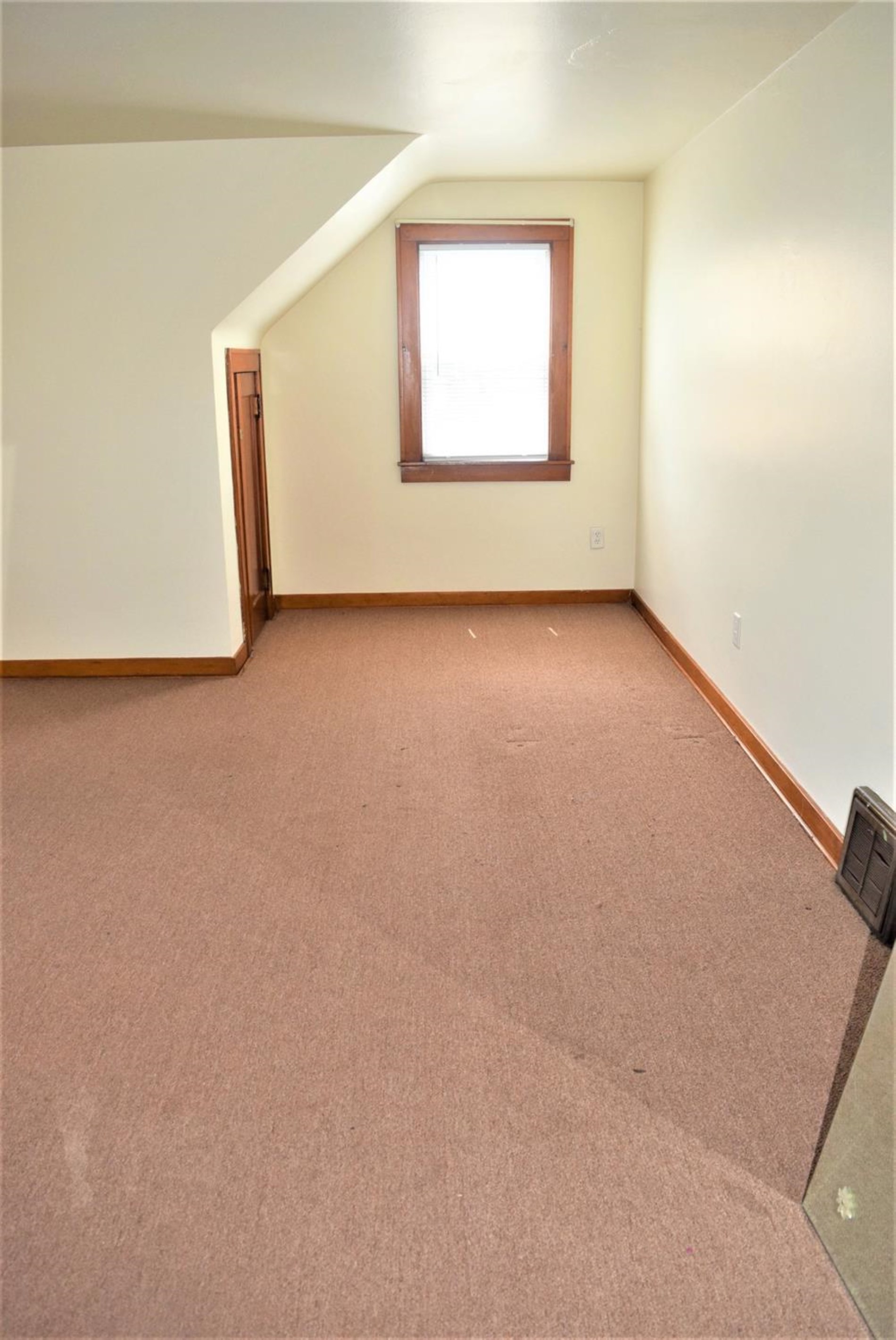 9228 Kleinman Road Highland, IN 46322 - Photo 18 of 28 1900x2840