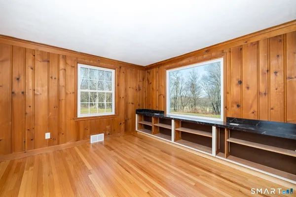 $589,000 | 1625 North Street, Suffield, CT 06078