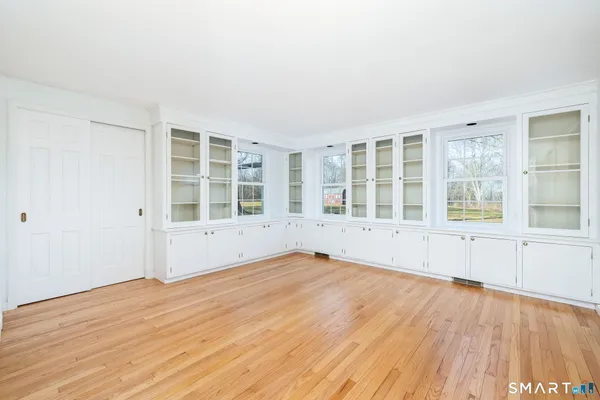 $589,000 | 1625 North Street, Suffield, CT 06078