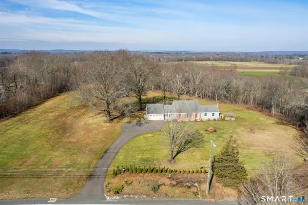 $589,000 | 1625 North Street, Suffield, CT 06078