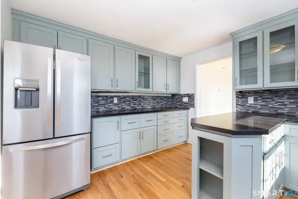 $589,000 | 1625 North Street, Suffield, CT 06078