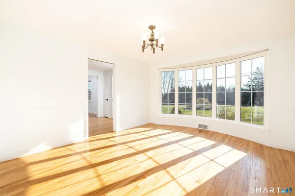 $589,000 | 1625 North Street, Suffield, CT 06078