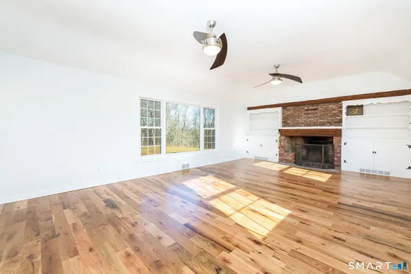 $589,000 | 1625 North Street, Suffield, CT 06078