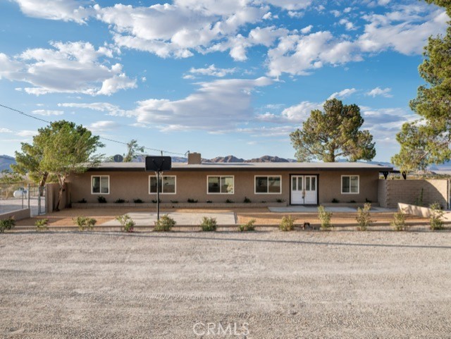 30280 Santa Rosa Road Lucerne Valley, CA 92356 - Photo 2 of 66 Front view of home