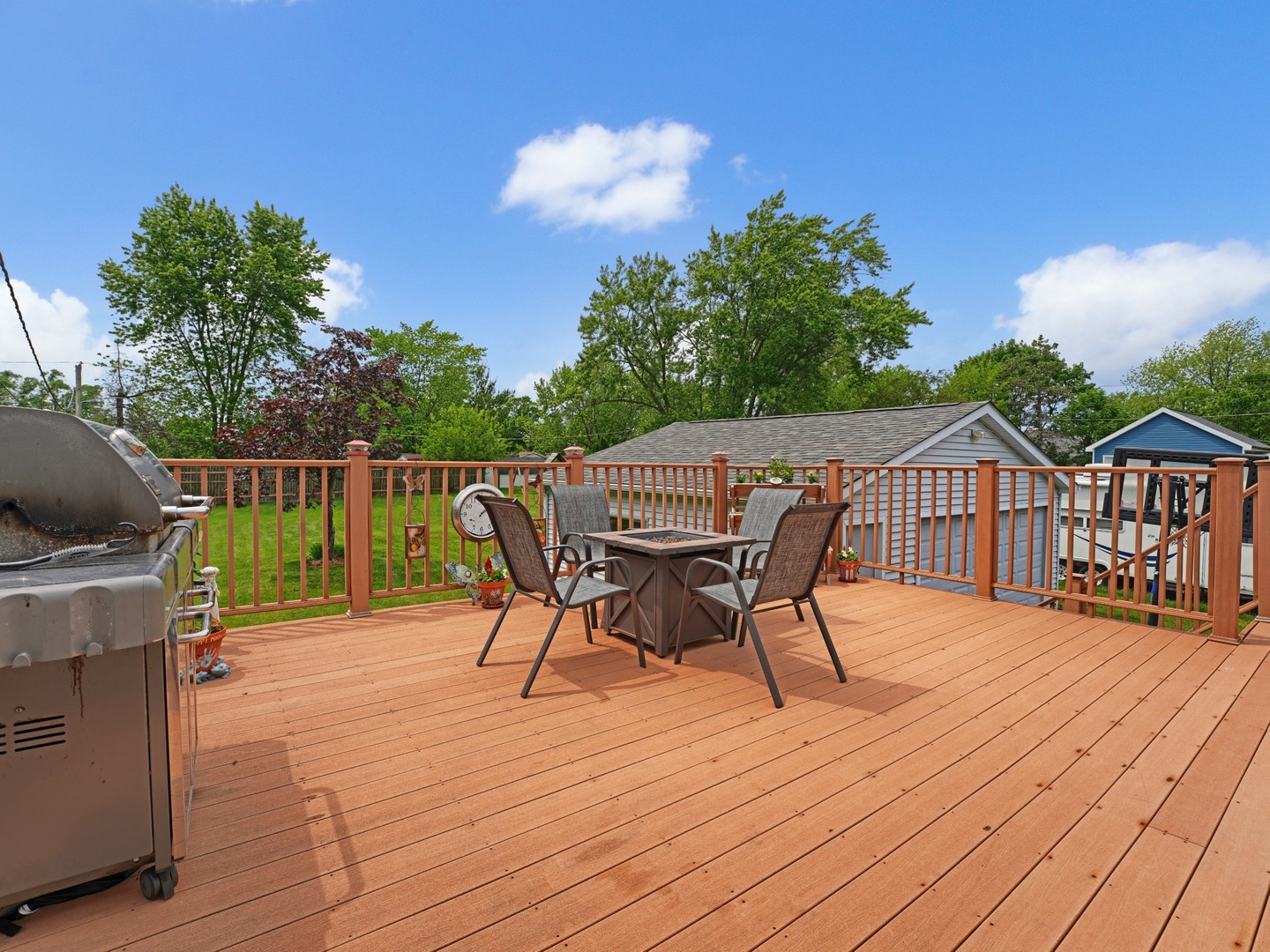 58 South Beck Road Lindenhurst, IL 60046 - Photo 33 of 37 a view of a chairs and table on the wooden floor