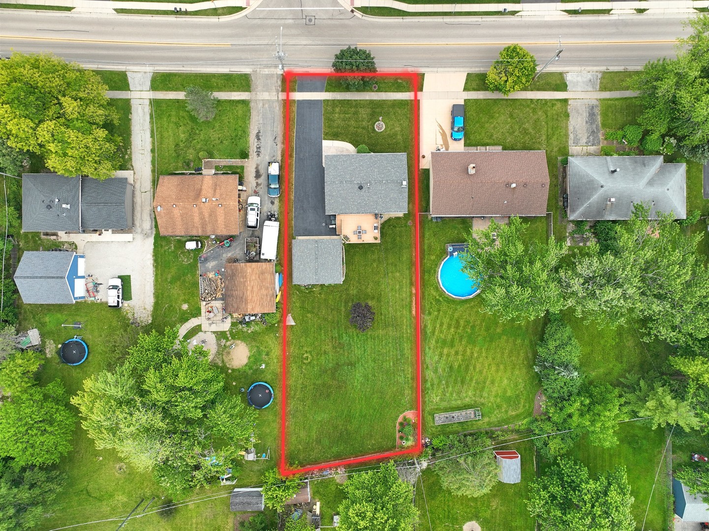 58 South Beck Road Lindenhurst, IL 60046 - Photo 4 of 37 an aerial view of a house