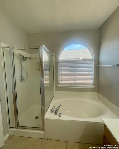 $2,300 | 6103 Briscoe Leaf, San Antonio, TX 78253
