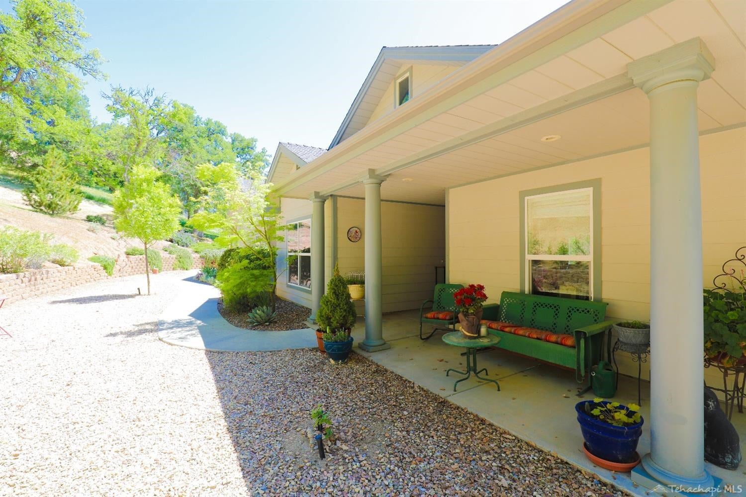 30554 Fox Ridge Court Tehachapi, CA 93561 - Photo 5 of 75 front porch
