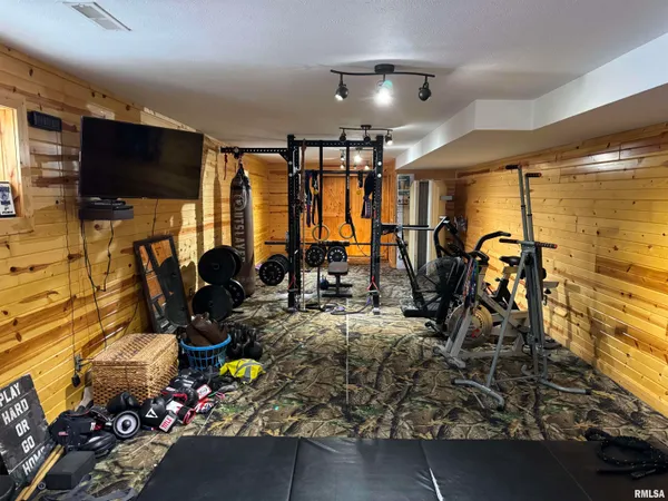 $335,000 | 12726 East Co Road 300N, Chandlerville, IL 62627