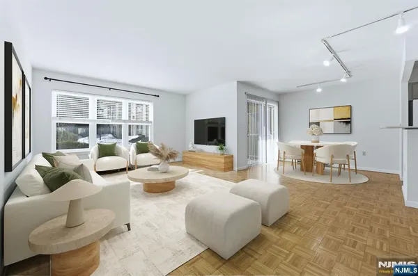 $2,200 | 1111 River Road, Unit C6, Edgewater, NJ 07020