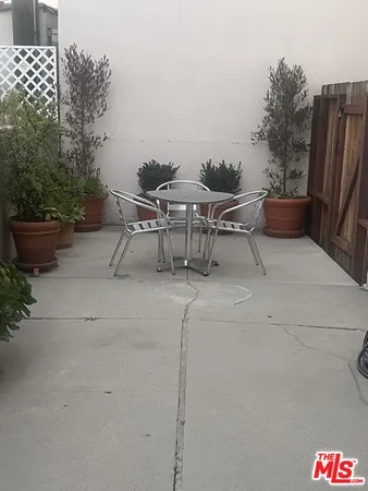 $1,550 | 217 South Tower Drive, Unit 1, Beverly Hills, CA 90211