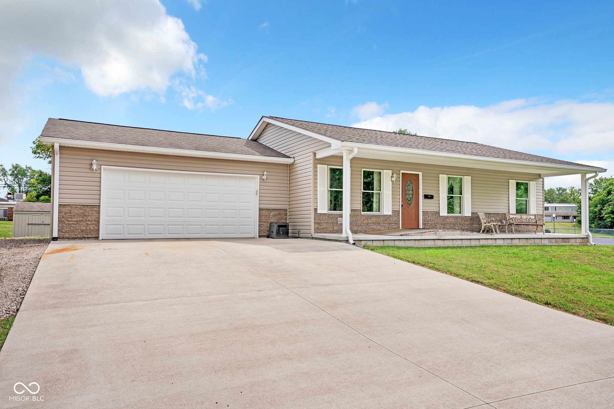 2611 22nd Street Columbus, IN 47201 - Photo 1 of 19