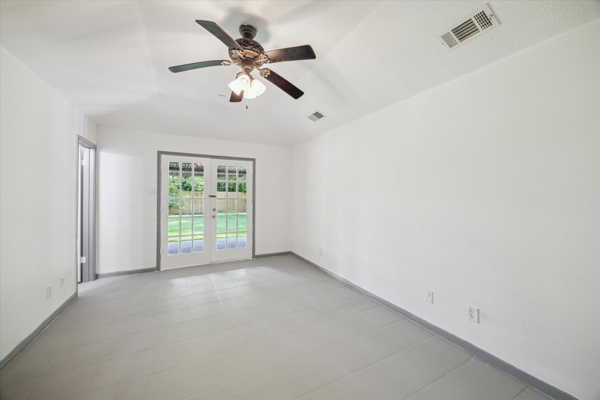 604 Briarclift Lane Baytown, TX 77521 - Photo 7 of 15