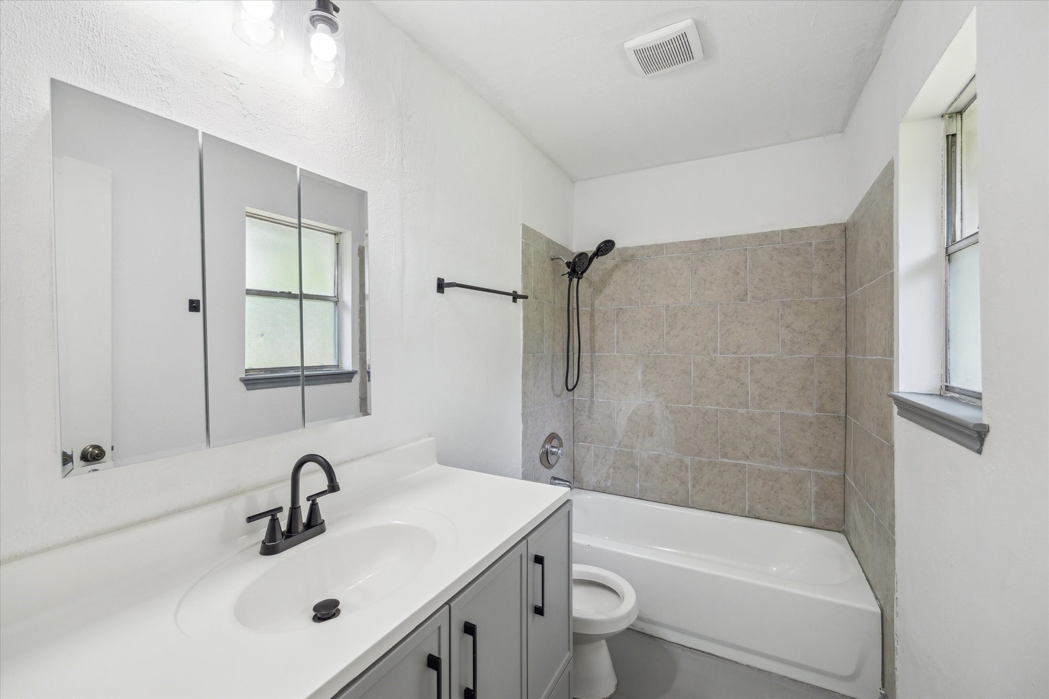 604 Briarclift Lane Baytown, TX 77521 - Photo 8 of 15