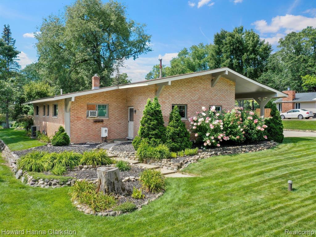 7885 Perry Lake Road Clarkston, MI 48348 - Photo 30 of 34