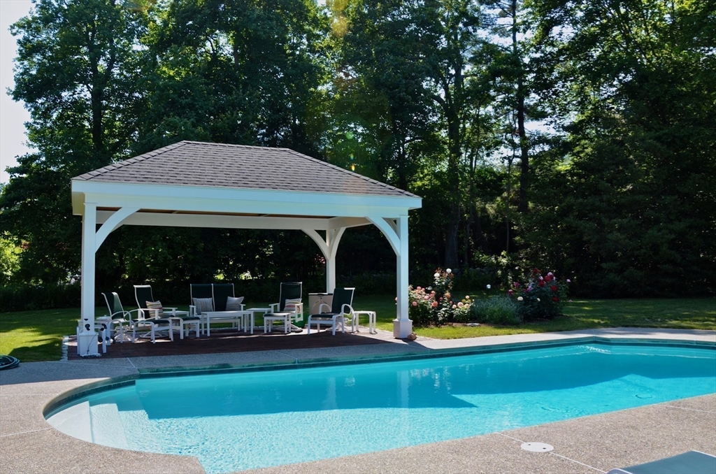 548 First Parish Road Scituate, MA 02066 - Photo 29 of 32 Gallery Image 29