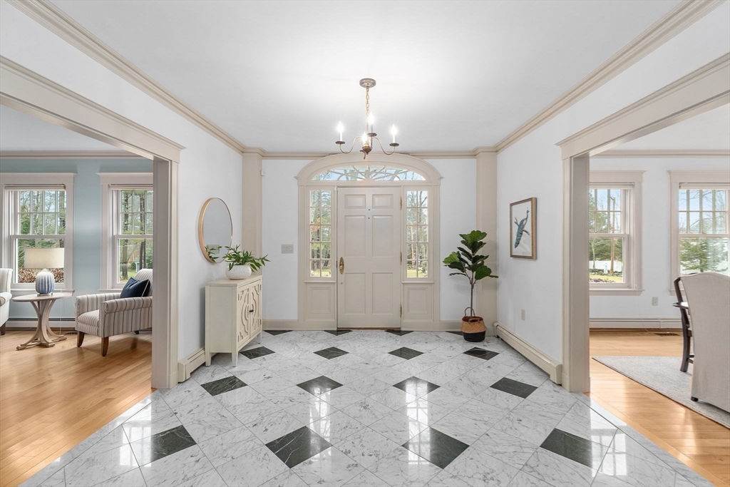 548 First Parish Road Scituate, MA 02066 - Photo 4 of 32 Gallery Image 4