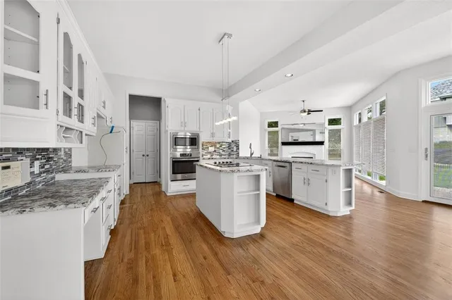 $625,000 | 600 Southwest Trailpark Circle, Lee's Summit, MO 64081