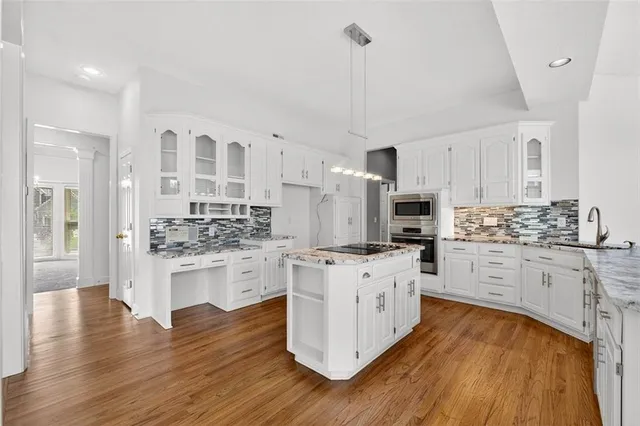 $625,000 | 600 Southwest Trailpark Circle, Lee's Summit, MO 64081