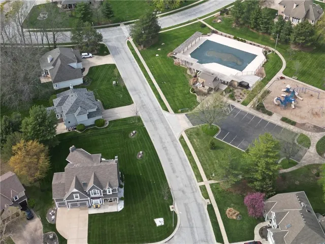 $625,000 | 600 Southwest Trailpark Circle, Lee's Summit, MO 64081