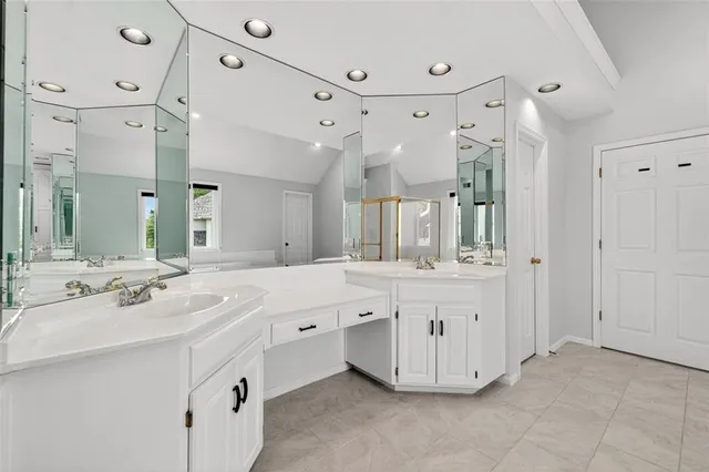 $625,000 | 600 Southwest Trailpark Circle, Lee's Summit, MO 64081