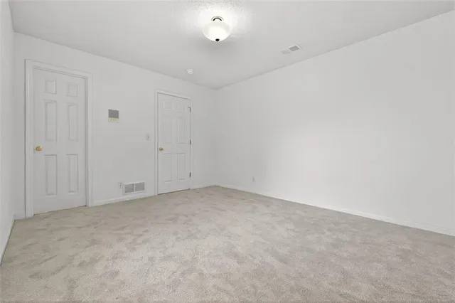 $625,000 | 600 Southwest Trailpark Circle, Lee's Summit, MO 64081