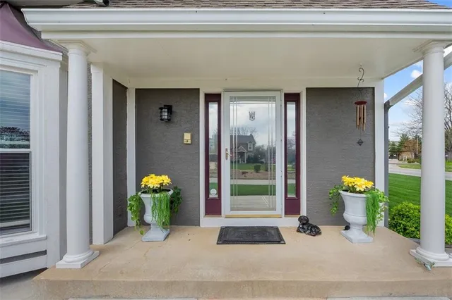 $625,000 | 600 Southwest Trailpark Circle, Lee's Summit, MO 64081